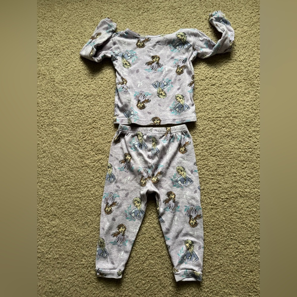 Frozen 2 Light Purple PJ Set- Size 2T - Picture 4 of 5